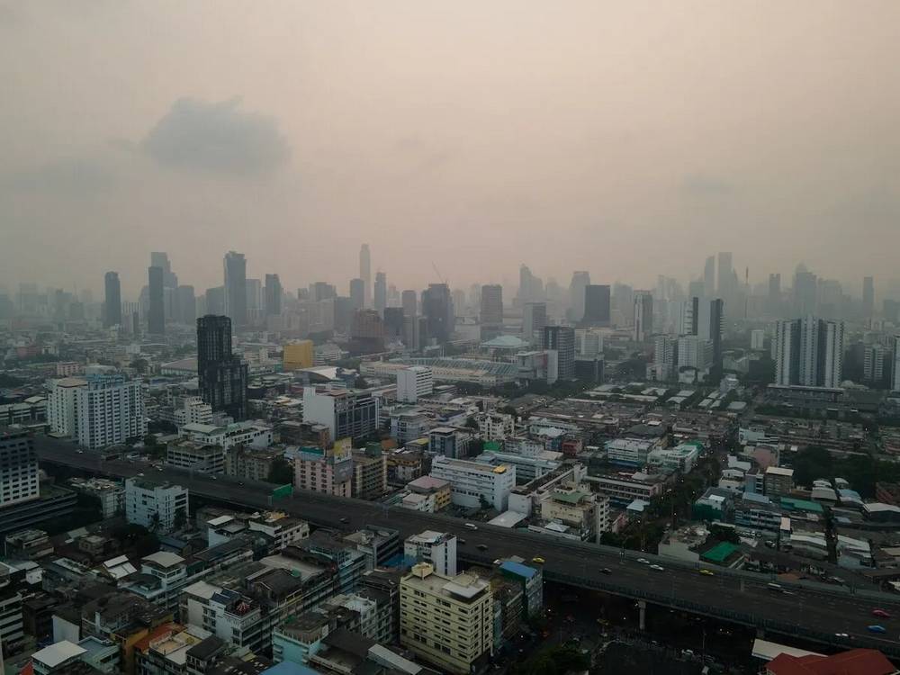 Горожанам Бангкока приказано работать дома, чтобы избежать токсичного смога